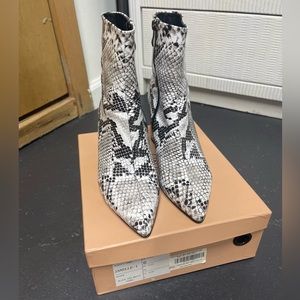 Simmi London Snake print ankle boots in size US8.